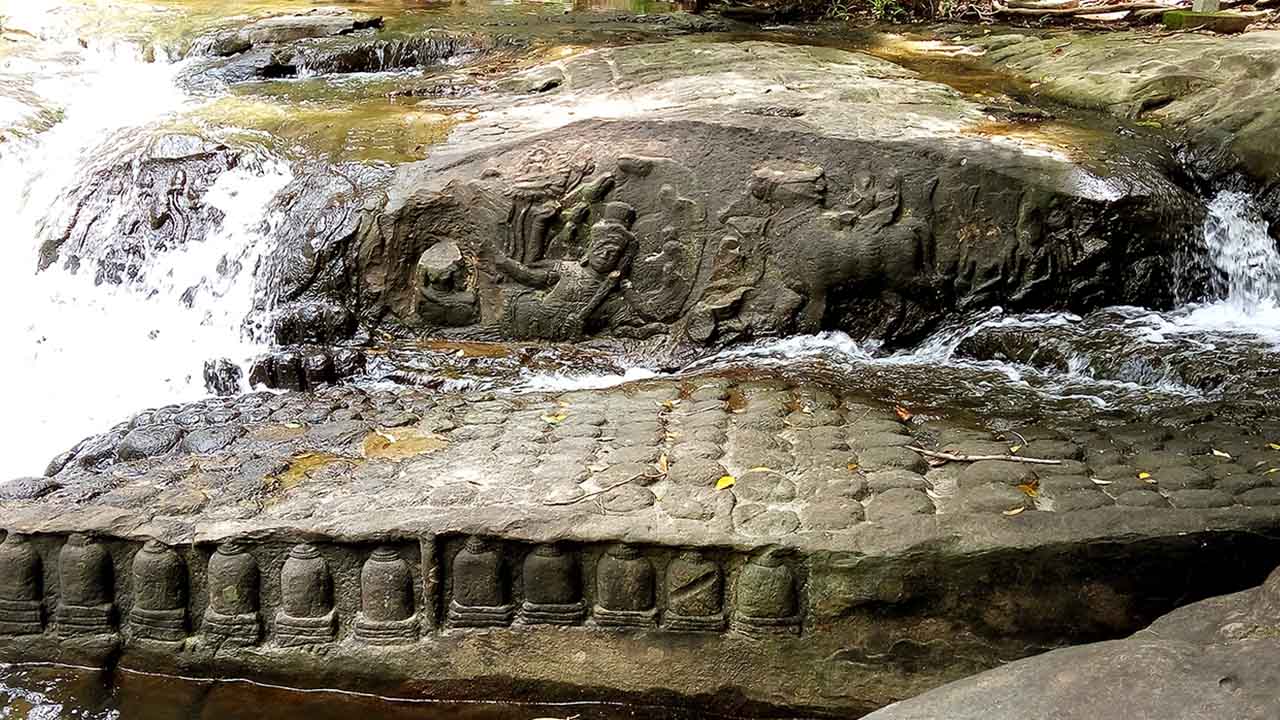 Kbal Spean river carvings jungle